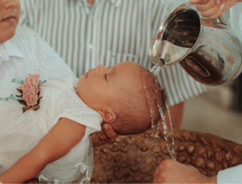 bebe bapteme eau